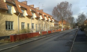 I framtiden parkerar inte de självstyrande bilarna här och lämnar plats för lek. Foto: AnnVixen